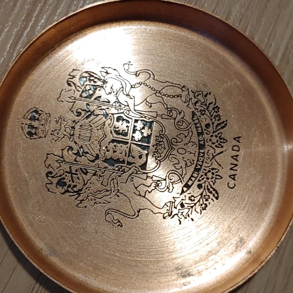 Canada Copper Souvenir Plates Set of 6 - Picture 7 of 8